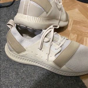 Under Armour tennis shoes